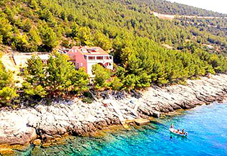 Holiday rentals Karbuni, Island of Korčula APARTMANI GAVRANIĆ VL.GAVRANIĆ LINDA