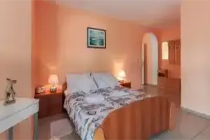 Hrvatska, MEDULIN, Apartments Dora