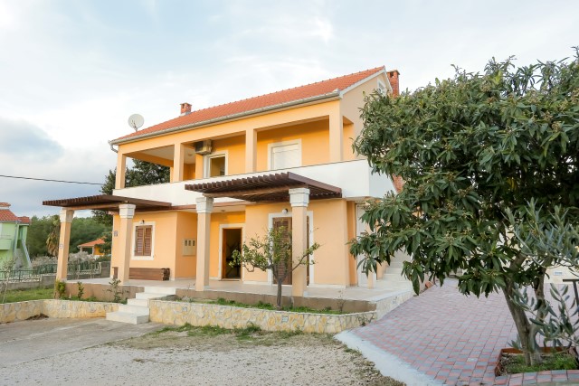 Appartamenti Sv. Filip i Jakov VILLA LARA