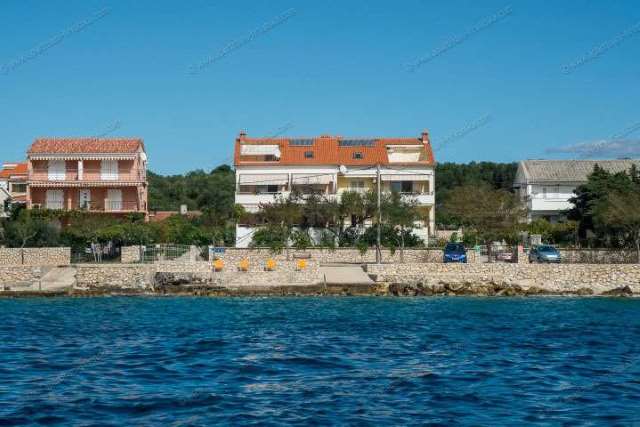 apartmani LUN-OTOK PAG  Apartments Luci & Kety 