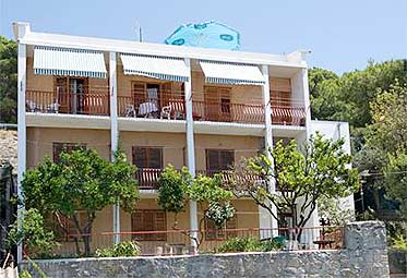 Semesterboenden Podgora NOLA MERSI I  MARIO